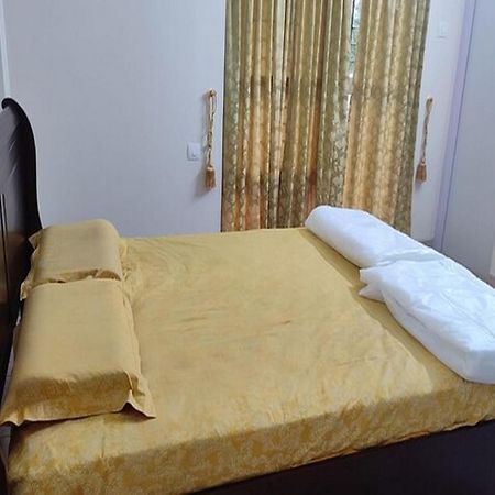 Silver Oaks Flat Sc Golf Links Road Kowdiar Thiruvananthapuram By Probity Ventures Esterno foto